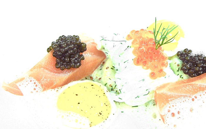Lachs Kaviar und Senfgurke